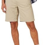 Amazon Essentials Men's Classic-Fit 9" Khaki Shorts